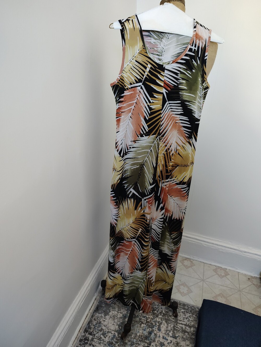 Attitudes by Renee Sleeveless Palm-Print Maxi Dress in Black, Olive, Peach